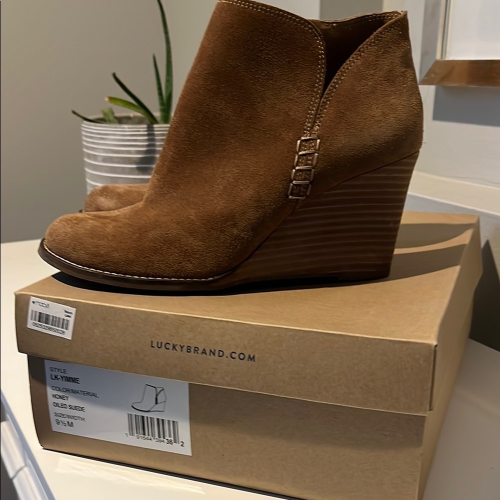 Lucky Brand Tan Wedge Suede Shoes